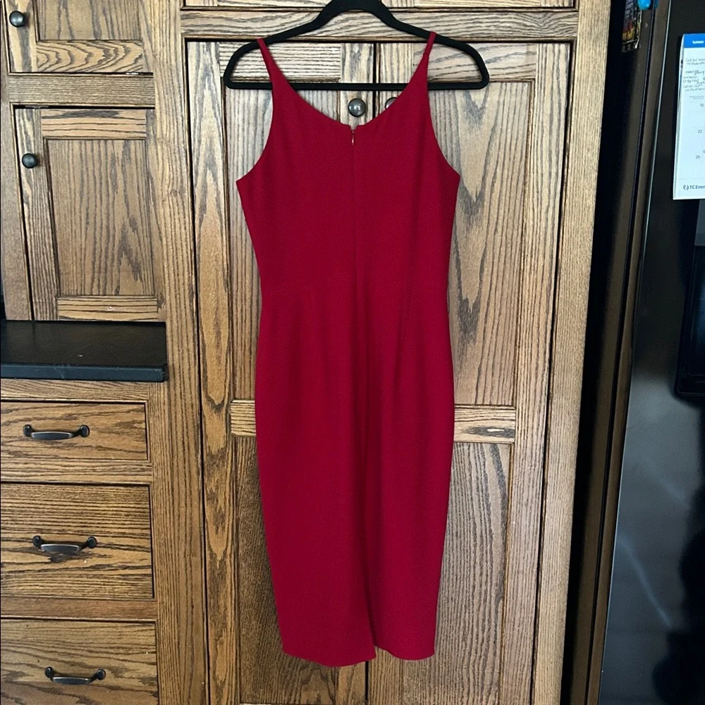 DRESS THE POPULATION Lyla Crepe Cocktail Midi Dress in Red - Picture 7 of 7